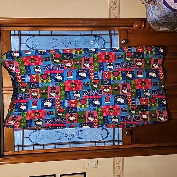 Hello Kitty Window curtain drape panel and bonus fleece blanket - Picture 9 of 14